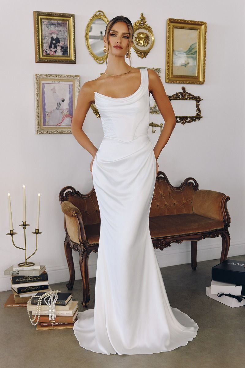 Vestido de Novia -Off White -Escote Asimétrico